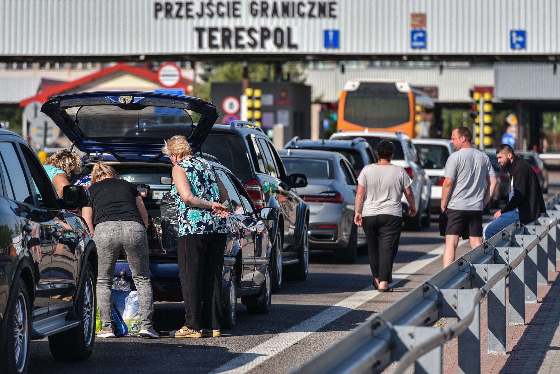 Zaskoczenie na granicy z Białorusią. "Zawracają i jadą zwracać towar"