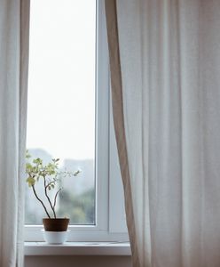 Jak zaoszczędzić na ogrzewaniu? Tryb zimowy w oknach