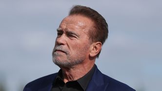 Arnold Schwarzenegger odwiedził Auschwitz. Jego wpis w księdze pamiątkowej wzbudził kontrowersje
