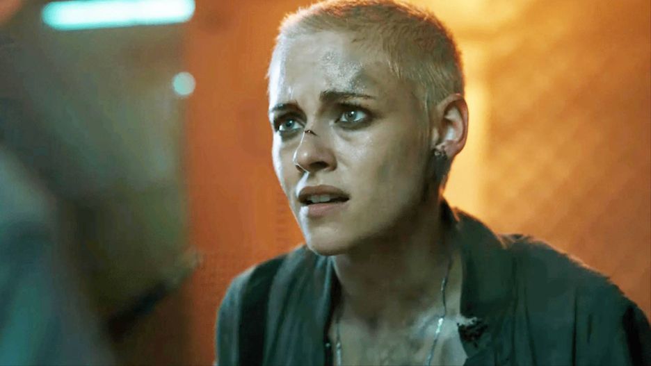 Kristen Stewart coraz chętniej zaczyna grać w horrorach. Kadr z "Głębi strachu"