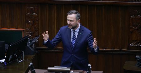 Głośna uchwała przyjęta. Emocje w Sejmie. "Do Putina"