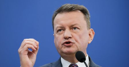 Tajne obrady przy Wiejskiej. Chodzi o immunitet Błaszczaka