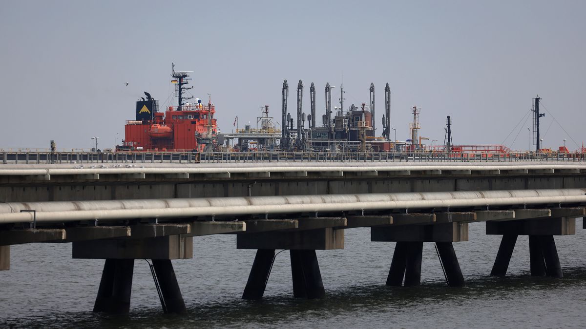 The Eco Invictus LPG tanker docked at a landing terminal at the HES Wilhelmshaven Tank Terminal, operated by HES International BV, in Wilhelmshaven, Germany, on Wednesday, Sept. 7, 2022. Germany has been racing to fill gas storage facilities to prepare for the winter, but Gazprom's decision not to reactivate Nord Stream after maintenance last week has raised the prospect of gas rationing this winter. Photographer: Krisztian Bocsi/Bloomberg via Getty Images