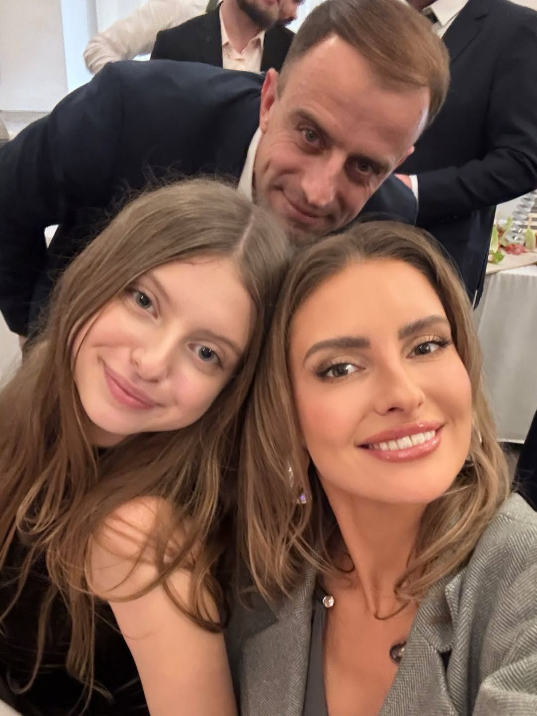 Dominika Grosicka z rodziną na weselu
