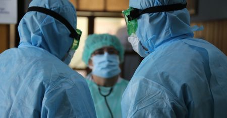 Koronawirus w Polsce. Najnowsze informacje z Ministerstwa Zdrowia. Ponad 500 nowych przypadków COVID-19. Są kolejne ofiary śmiertelne