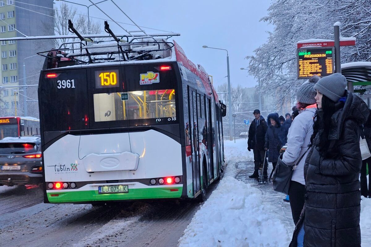 Pasażerowie opuścili trolejbus linii nr 150