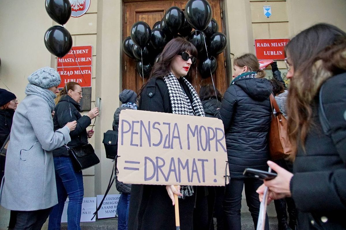 Protest pracowników lubelskiego MOPR