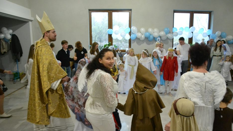 Bal Wszystkich Świętych w parafii Bł. M. Kozala Biskupa i Męczennika w Lipnie