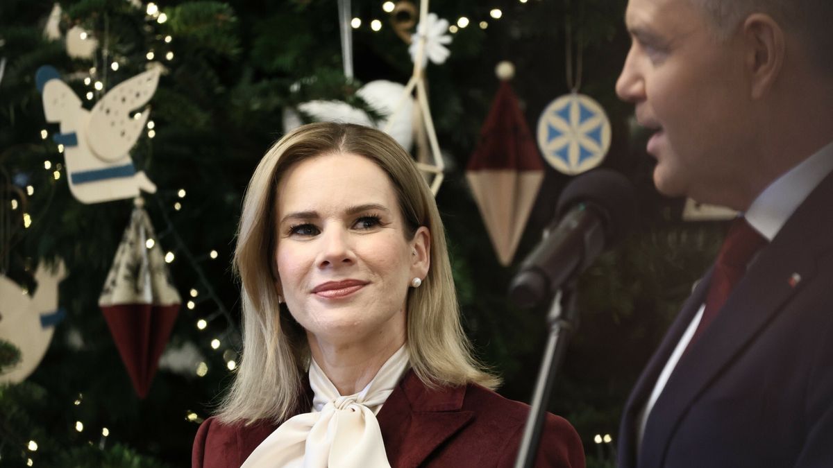 Betlejemskie ?wiat?o Pokoju w Pa?acu Prezydenckim
Fot. Anita Walczewska/East News, 08.12.2025. Palac Prezydencki w Warszawie.  Uroczystosc przekazania Parze Prezydenckiej Betlejemskiego Swiatla Pokoju przez harcerzy Zwiazku Harcerstwa Polskiego.
N/z: prezydent Karol Nawrocki z malzonka Marta Nawrocka
Anita Walczewska