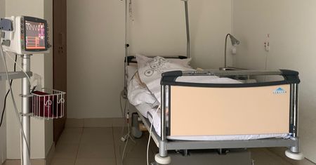 80-latek miał wywołać pożar w szpitalu. Zapalił papierosa