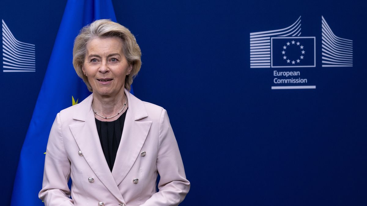 BRUSSELS, BELGIUM - MAY 20: European Commission President Ursula von der Leyen poses for a press photo prior to a meeting with Petr Pavel, President of the Czech Republic at the EU headquarters on May 20, 2025 in Brussels, Belgium. (Photo by Omar Havana/Getty Images)