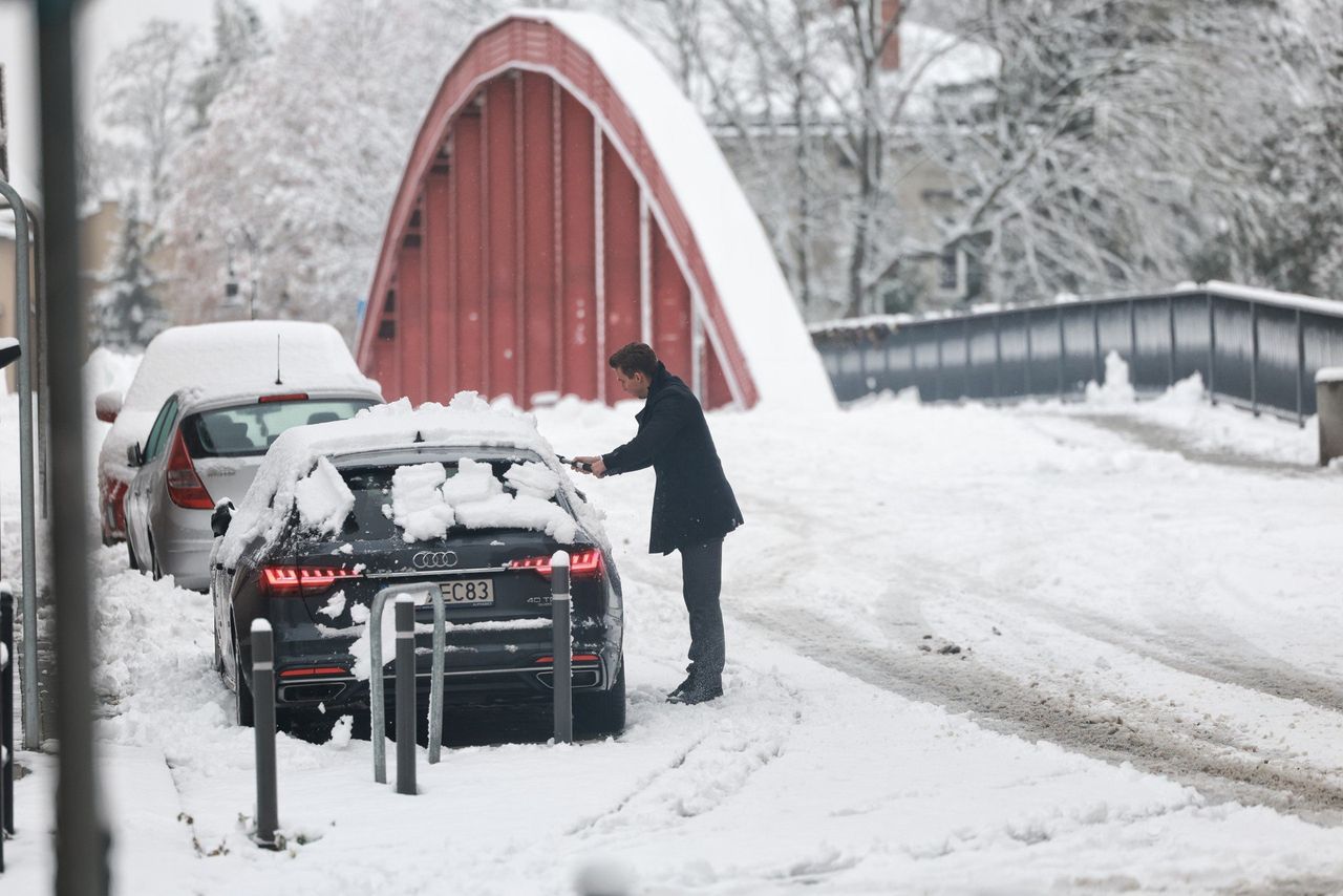 Poznań: Śnieg zasypał miasto. Kto jest odpowiedzialny za odśnieżanie?