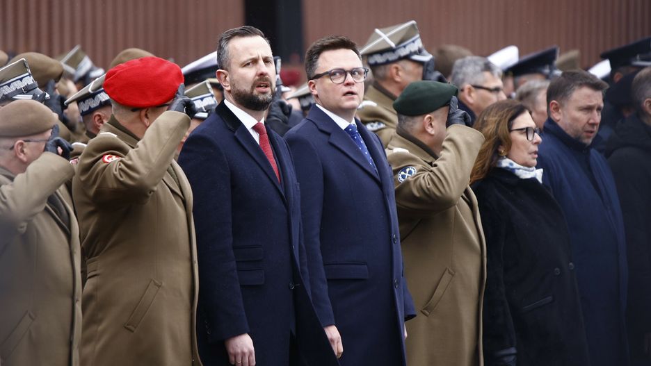Obchody 25. rocznicy wst?pienia Polski do NATO
12.03.2024 Warszawa 25. rocznica przyjecia Polski do NATO Uroczysty apel na placu przed Muzeum Wojska Polskiego z udzialem pododdzialow armii sojuszniczych Fot. Filip Naumienko/REPORTER 
N/z: Wladyslaw Kosiniak-Kamysz, Szymon Holownia
Filip Naumienko/REPORTER