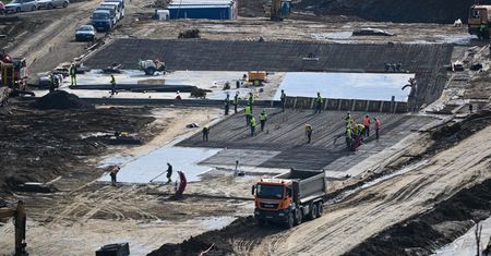 Wypłaty dla Polski mogą zostać zablokowane. Firmy już liczą straty