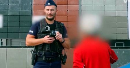 "Policjanci z sąsiedztwa": Złodziej po zatrzymaniu przez policję, próbował napić się piwa podczas interwencji