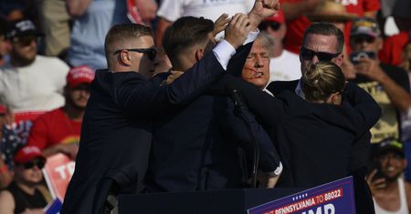 Próba zamachu na Donalda Trumpa. Strzały na wiecu wyborczym