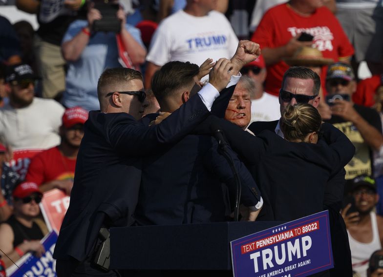 Próba zamachu na Donalda Trumpa. Strzały na wiecu wyborczym