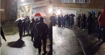 Polacy w Norwegii głosują w deszczu i po ciemku. Nagranie z Bergen trafiło do sieci