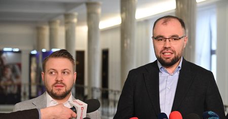 Posłowi Ozdobie puściły nerwy. Po pytaniu o hejterów w PiS