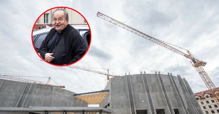Afera wokół muzeum Rydzyka. Układy, prezenty i wielkie pieniądze