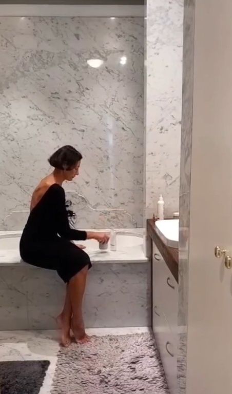 Jak mieszka Anna Popek? Morze bieli w lekko paryskim stylu. 