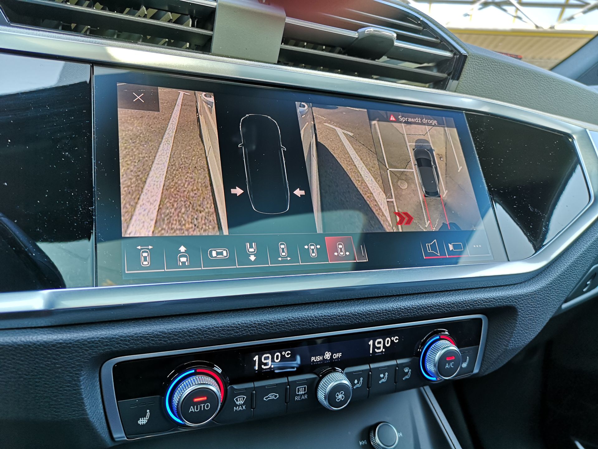 Audi Q3 Sportback: kamery 360 stopni, system Audi Pre sense basic & 360° i audio Bang & Olufsen 6