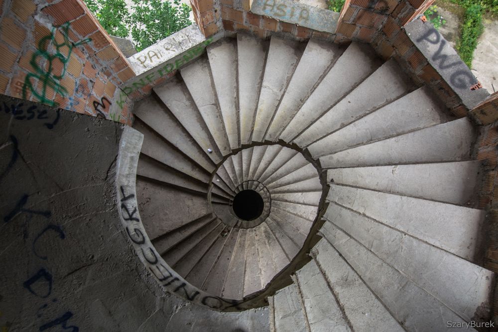 Niedokończony zamek na Kaszubach. Jaką tajemnicę kryją Łapalice? 6