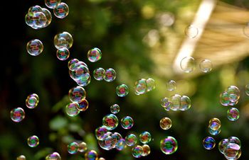Magiczny Piknik Kolorów i Baniek w Nagłowicach. Będą radość, zabawa i piana party Zobaczcie program
