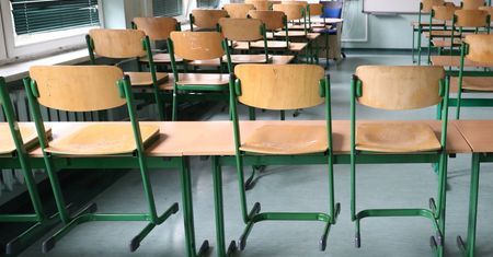 Koronawirus w kolejnej szkole. Coraz dłuższa lista. W Lublinie na kwarantannie uczniowie i nauczyciele