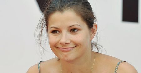 Agnieszka Sienkiewicz wije się w body przy kanapie i... mierzy się z komentarzami ZNIESMACZONYCH internautów (FOTO)