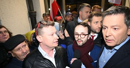 Nie chcą opuścić TVP Info. "To pokazuje skalę żenady"