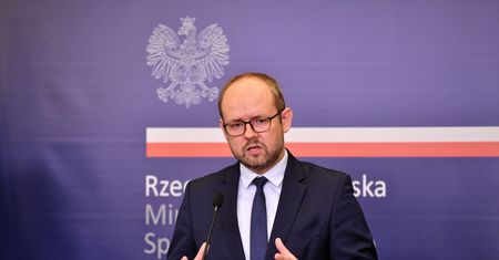 Gdzie są dzieci z Michałowa? Tłumaczenia wiceministra Przydacza