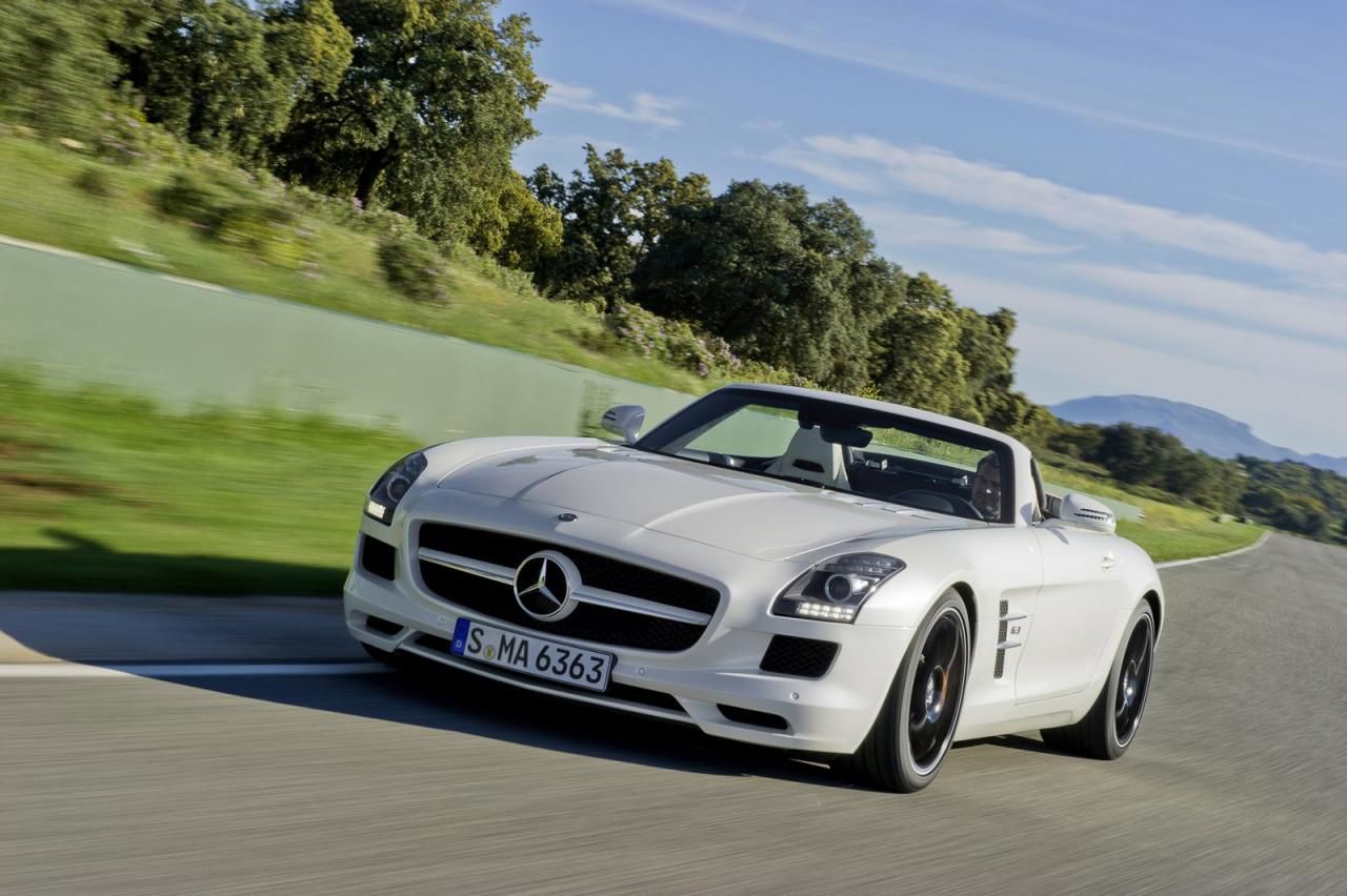 Mercedes-Benz SLS AMG Roadster [megagaleria] 15