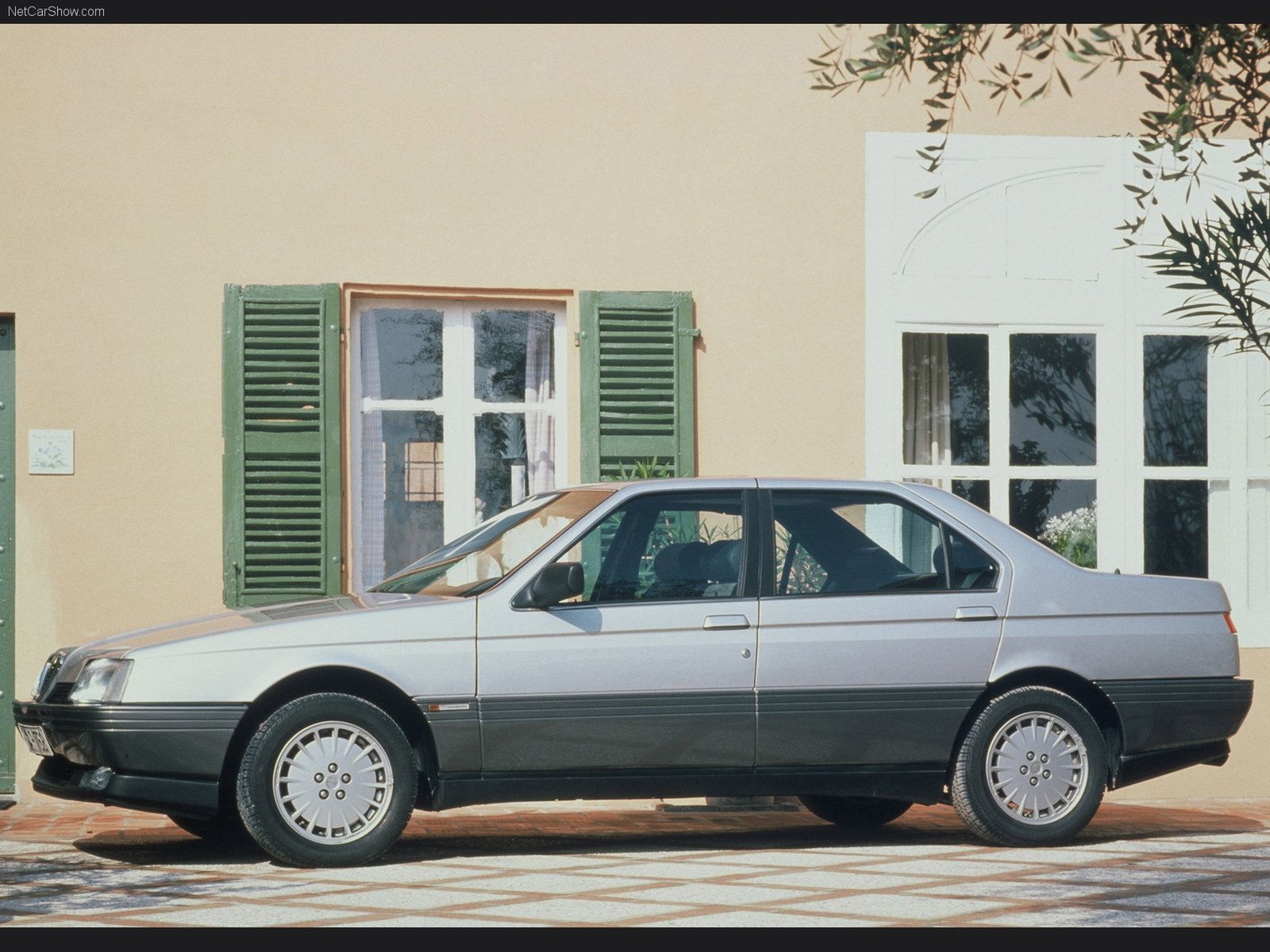 Alfa Romeo 164 4