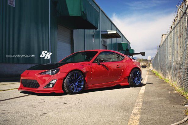 Krzykliwy tuning - Scion FR-S po kuracji SR Auto Group