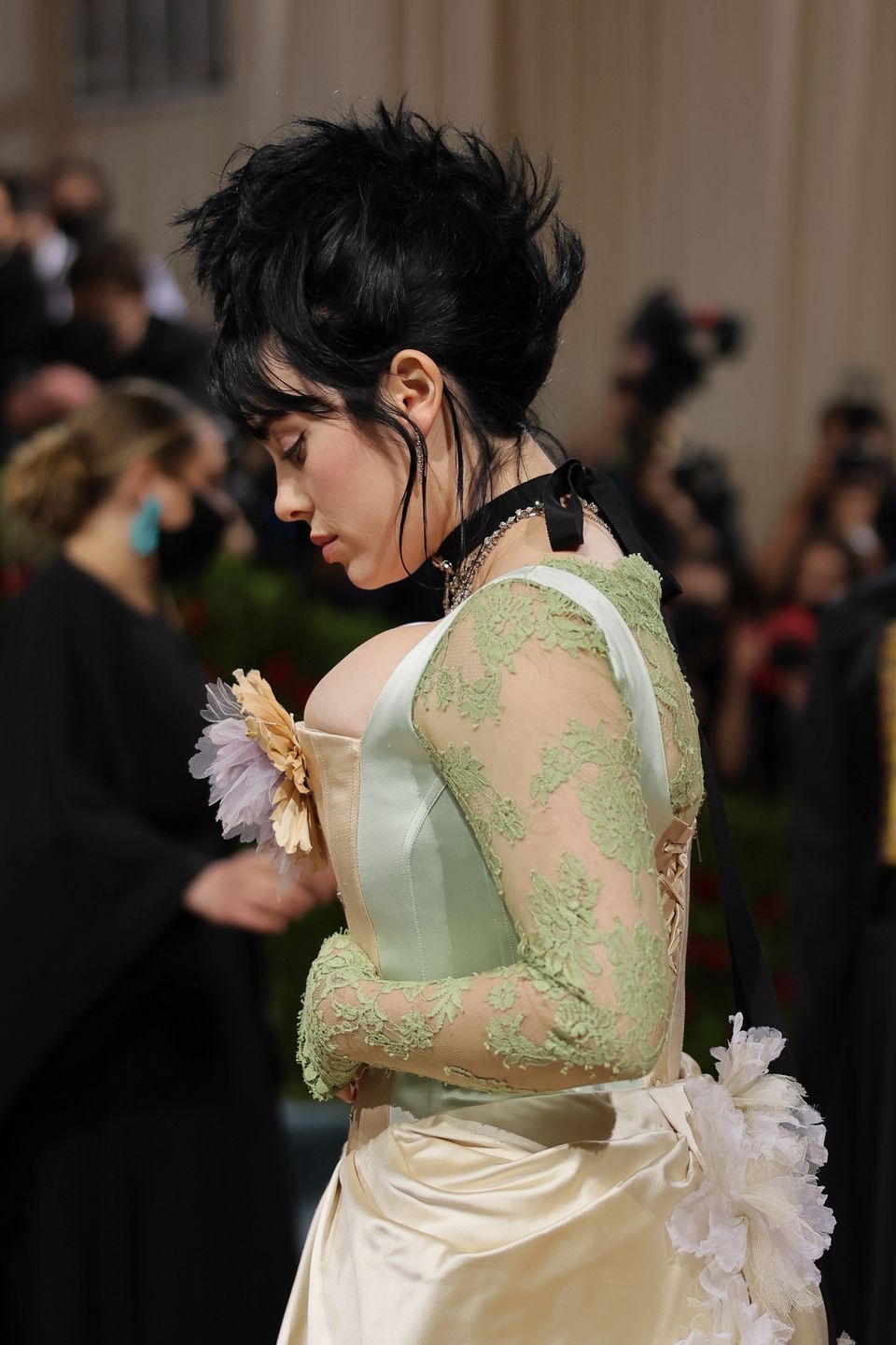The 2022 Met Gala Celebrating "In America: An Anthology of Fashion" - ArrivalsNEW YORK, NEW YORK - MAY 02: Billie Eilish attends The 2022 Met Gala Celebrating "In America: An Anthology of Fashion" at The Metropolitan Museum of Art on May 02, 2022 in New York City. (Photo by Mike Coppola/Getty Images)