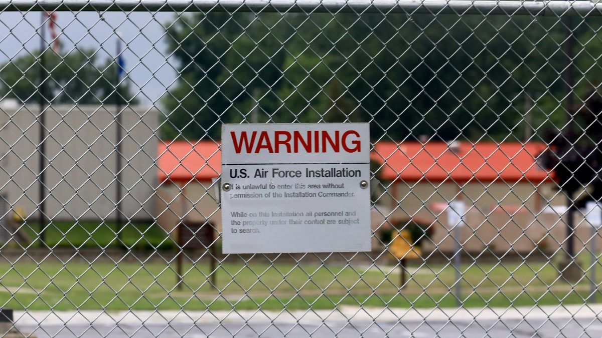 Krzyżówka o bazie wojskowej