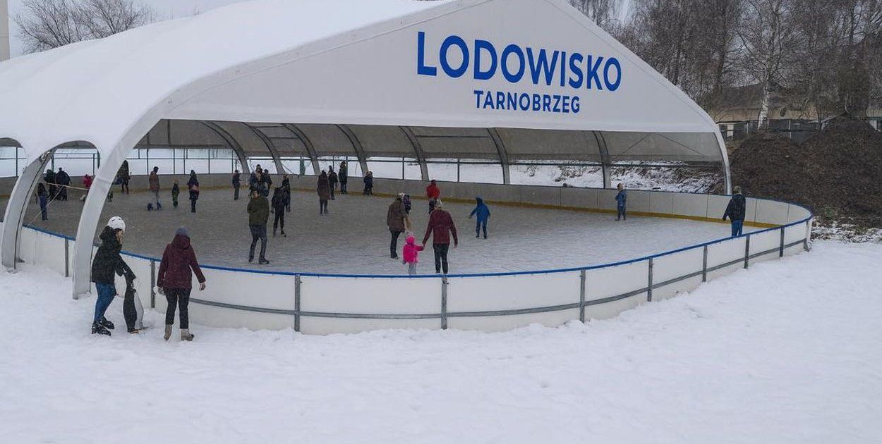 Tarnobrzeg: Na Serbinowie powstaje miejskie lodowisko
