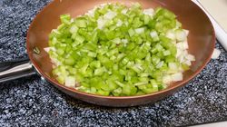 Czy seler naciowy naprawdę spala kalorie? Odpowiedź nie jest oczywista