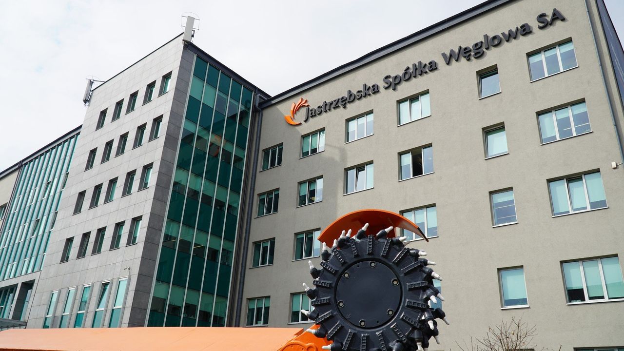 JSW w tarapatach. Związkowiec ze Śląska o planie ratunkowym: "Oszczędności skończą się w kilka miesięcy"