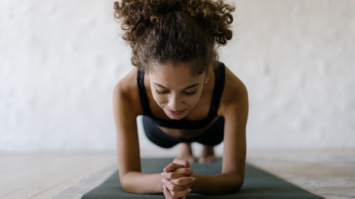 Wyzwanie plank – metoda na wyrzeźbienie brzucha w 21 dni