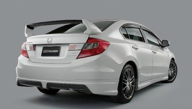 Honda Civic Sedan z firmowym pakietem Mugena