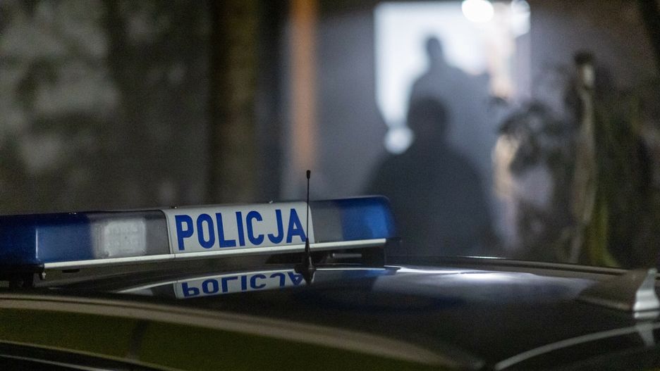 Zab�jstwo w Puszczykowie - nie ?yje kobieta i jej dwie c�reczki
!!! TRZEBA ZAPIKSLOWAC POLICJANTOW W CYWILU !!! PUBLIKACJA NA ODPOWIEDZIALNOSC REDAKCJI !!! PHOTO PAWEL JASKOLKA / SUPER EXPRESS
PUSZCZYKOWO, MORDERSTWO W PUSZCZYKOWIE NIE ZYJE KOBIETA ORAZ DWOJKA DZIECI PRZEZ POLICJE ZOSTAL ZATRZYMANY MAZ N/Z (L-P)
18/11/2023
PUSZCZYKOWO MORDERSTWO DZIECI
WSZYSTKIE ZDJECIA NA HTTP://AGENCJA.SE.COM.PL
PAWEL JASKOLKA