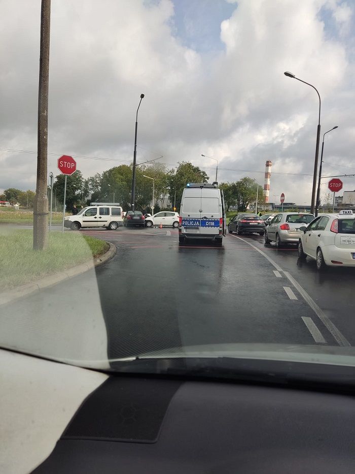 Zderzenie chevroleta z hyundaiem na ul. Diamentowej