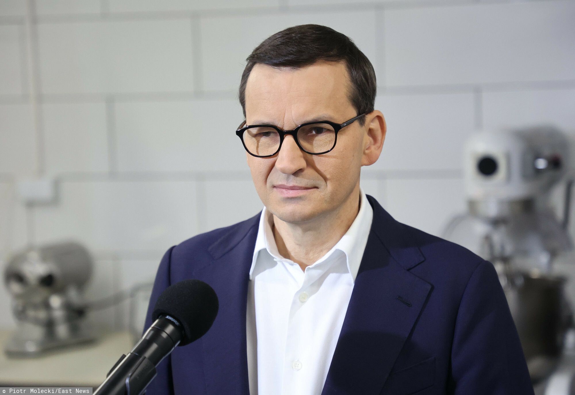Premier Morawiecki z wizyt? w piekarniFot. Piotr Molecki/East News,  Kuligow (woj. mazowieckie), 07.11.2022. Wizyta premiera Mateusza Morawieckiego z wizyta w firmie "Alania" Produkcja Wyrobow Cukierniczo-Piekarniczych w Kuligowie.
N/z: Mateusz MorawieckiPiotr Molecki