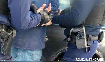Awantura turystów w Zakopanem. 30-latek leżał przed pensjonatem