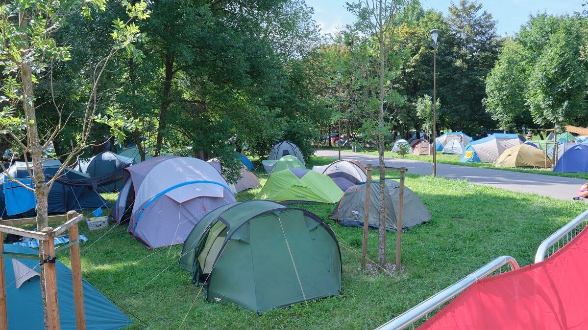 Namioty cyrkowców w Parku Ludowym