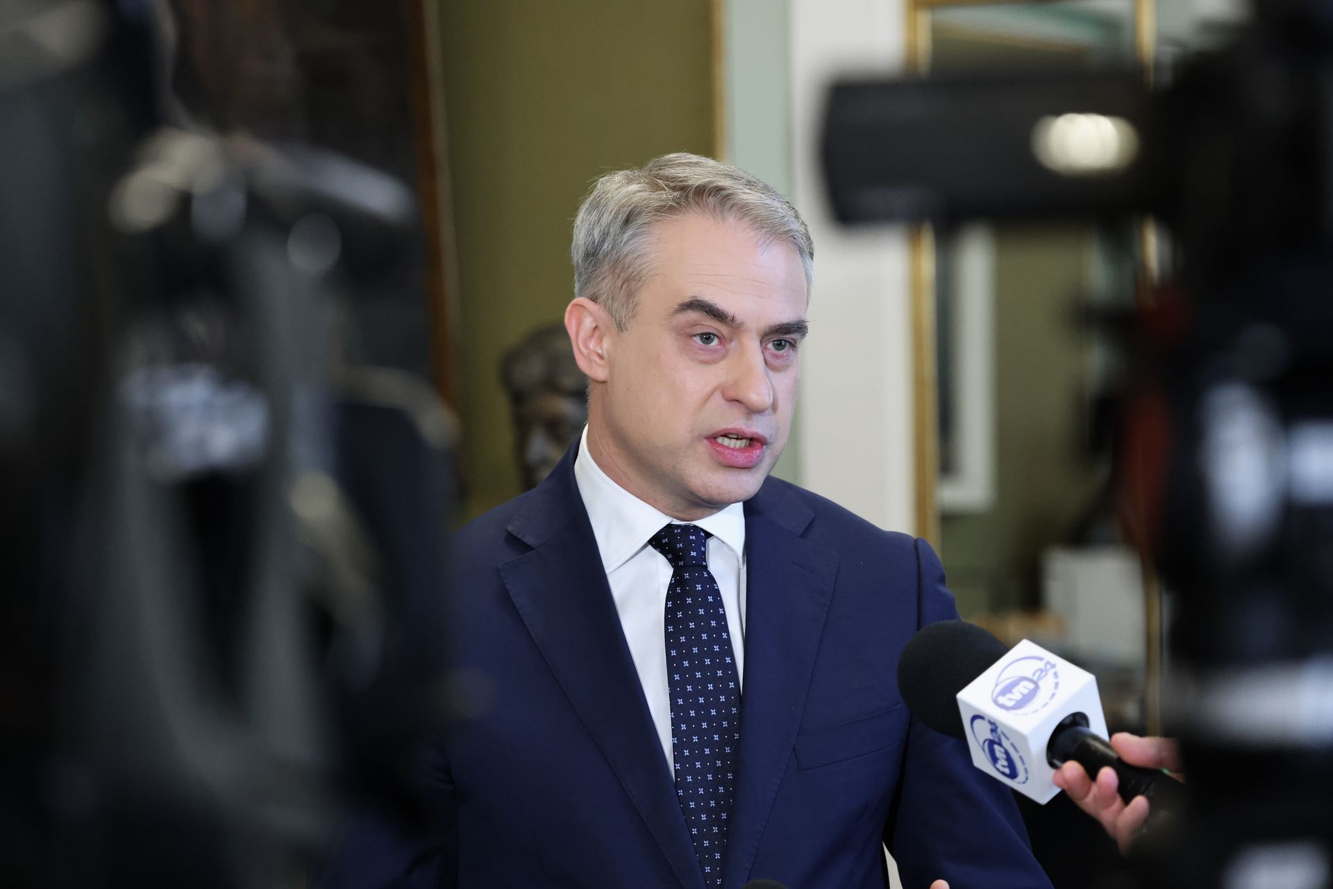 wiadomości,aktualności,WP Wiadomości Zakaz mediów społecznościowych dla dzieci? Gawkowski stanowczo