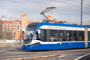 Kraków. Kobieta terroryzuje pasażerów MPK. "Błagam"