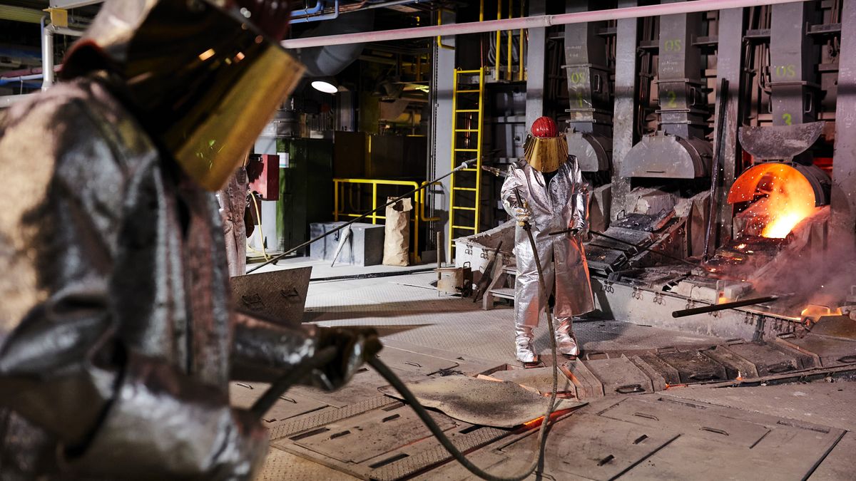 Copper Production at KGHM Polska Miedz SA Smelting Plant
Bloomberg
fabrication, polish, employment, natural resources, mining, jobs, european, work, manufacture, mines, e.u., eu, euro members, labor, labour, business news, metals, industries, emea